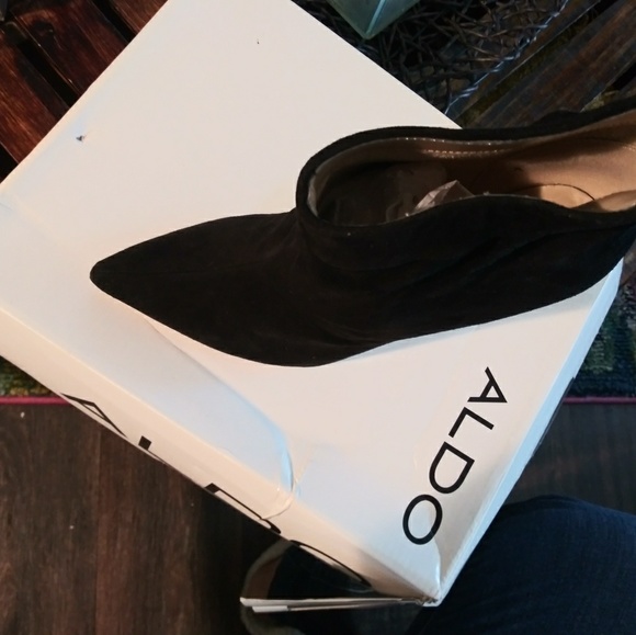 Boot/ Booties - Picture 3 of 4